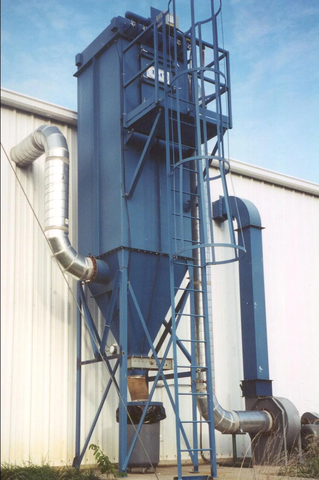 Industrial saw dust collector